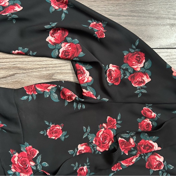 H&M Black Floral Semi Sheer Ruffle Blouse Whimsy  Goth Size 6 - Picture 6 of 12